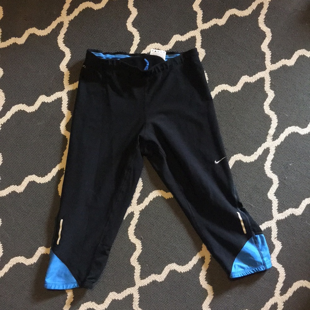 Capri Dry- Fit Nike Workout leggings